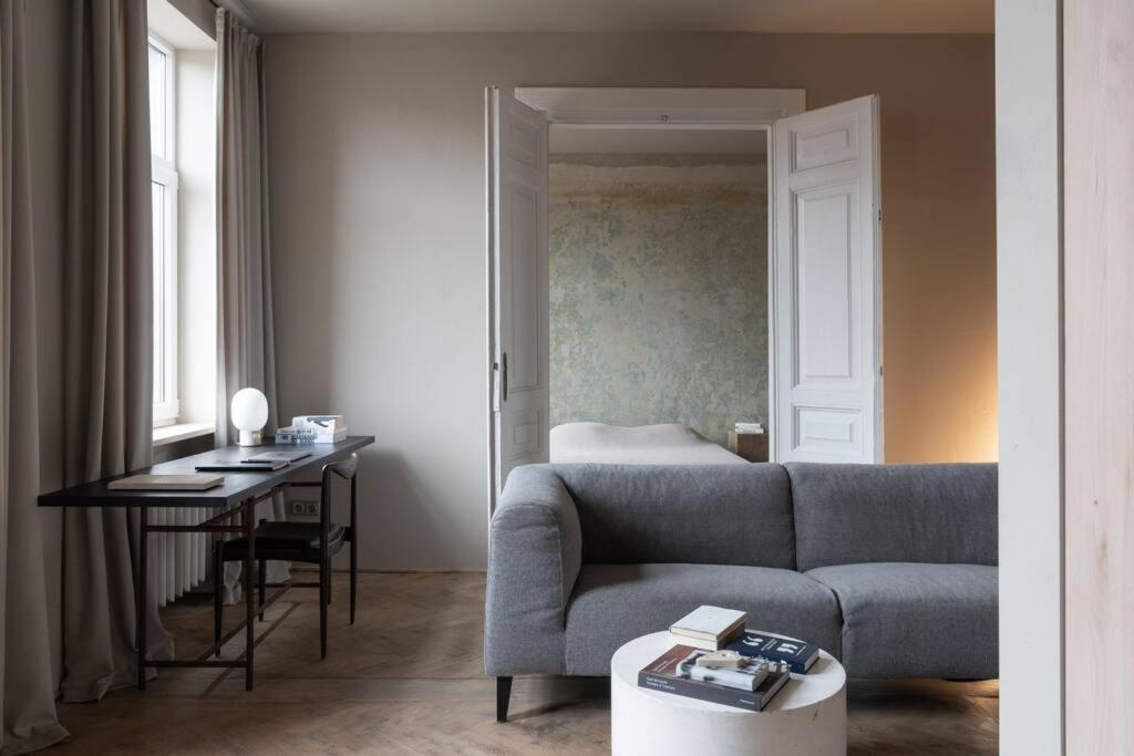 Authentic 1 Bd Old Town Apartment By Hostlovers Каунас Екстер'єр фото