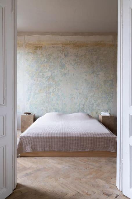 Authentic 1 Bd Old Town Apartment By Hostlovers Каунас Екстер'єр фото