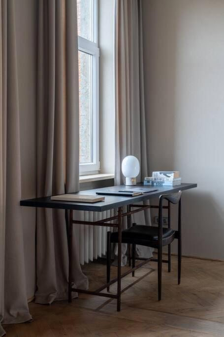 Authentic 1 Bd Old Town Apartment By Hostlovers Каунас Екстер'єр фото